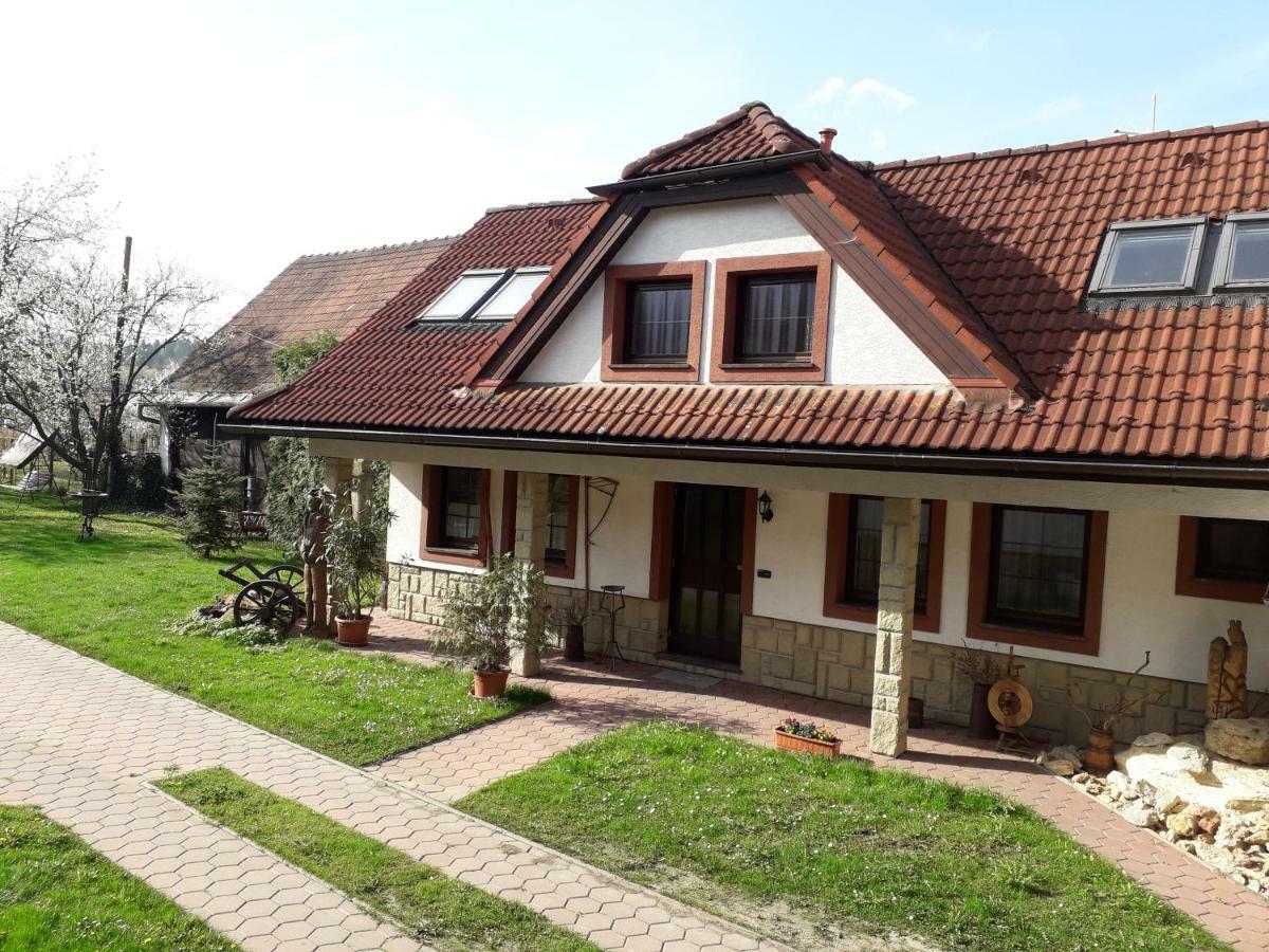 Apartman Kristina Ivachnova 49 Besenova Exterior photo